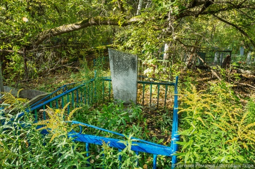 В Калуге нашли вора, укравшего ограду с местного кладбища